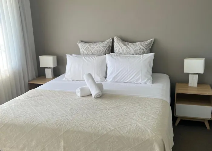 Luxury Waterfront Stay 1Bdr