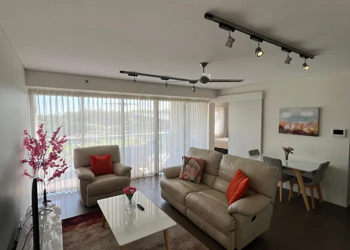 Luxury Waterfront Stay 1Bdr