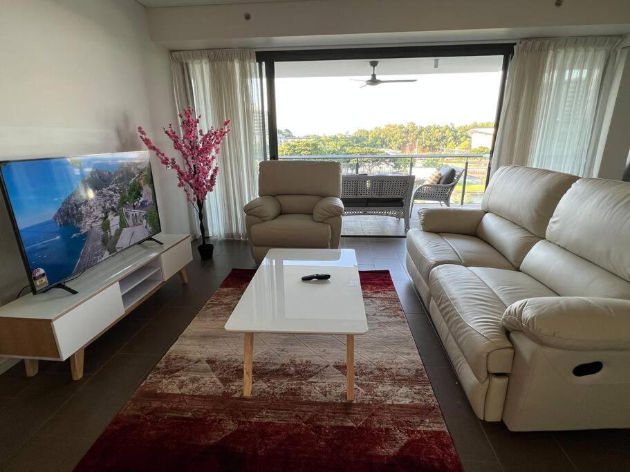 Luxury Waterfront 1bdr