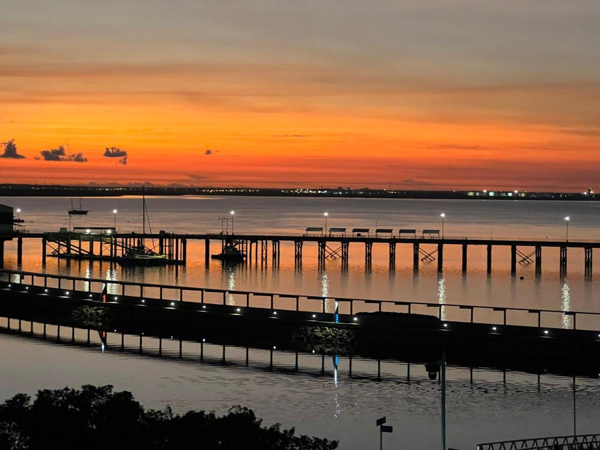Luxury Waterfront 1bdr Apartment *